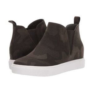 Women's Steve Madden Cayden Camo Sneakers Size 6 NEW